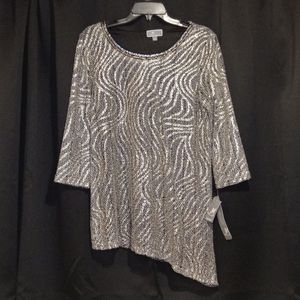 NWT. JM collection Party time. Net metallic top